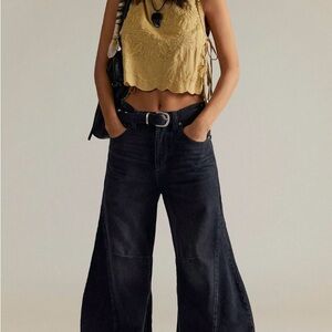 We The Free Eden High Slouchy
Flare Jeans size 31 short